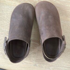 Lauren Manoogian size 38 brown leather clogs